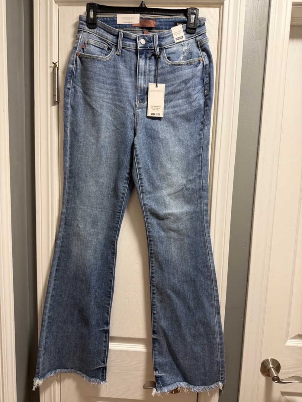 Judy Blue high rise medium wash fray hem bootcut jeans new with tags size 7/28